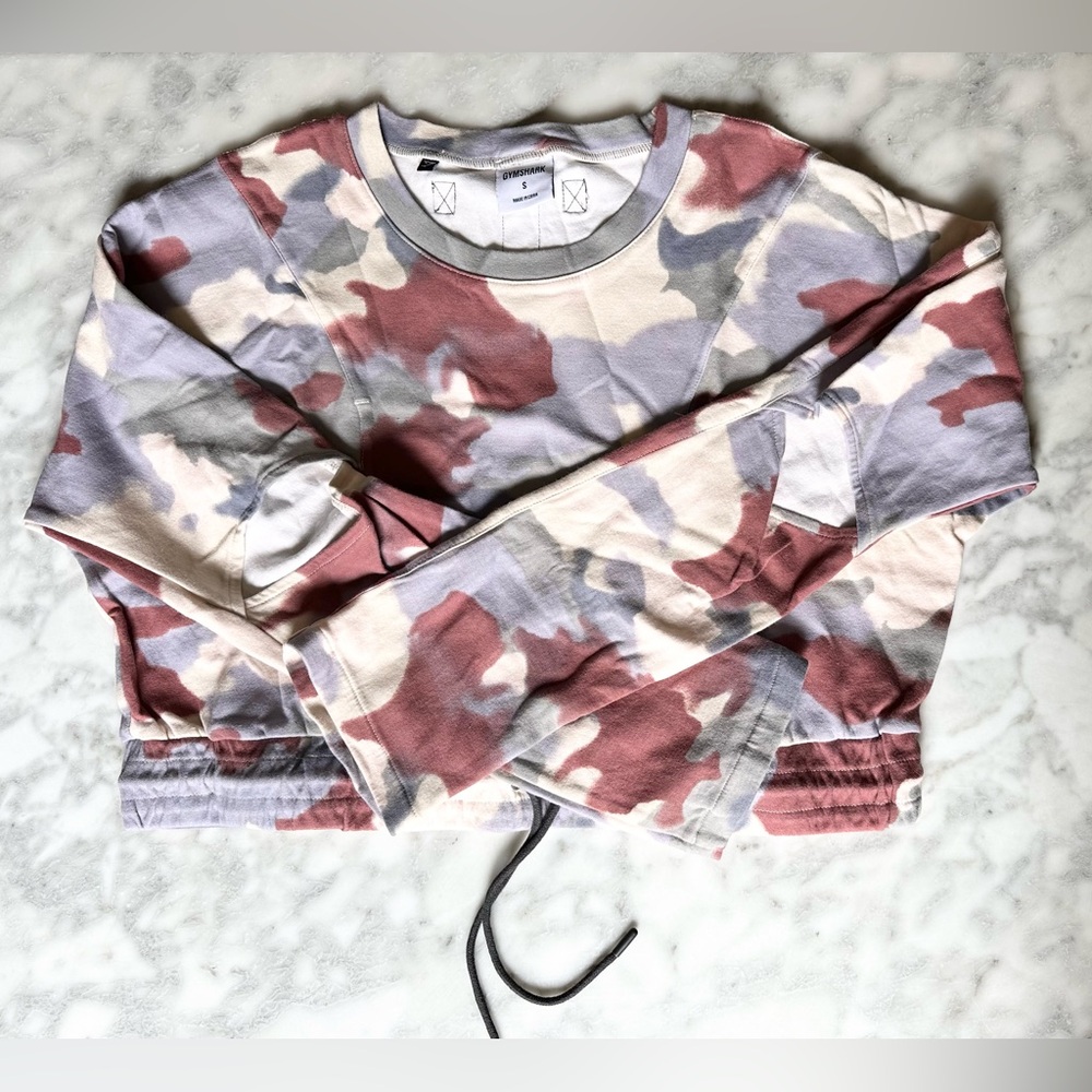 Gymshark Cropped Camo Pullover in Dusty Rose, Lavender & Cream